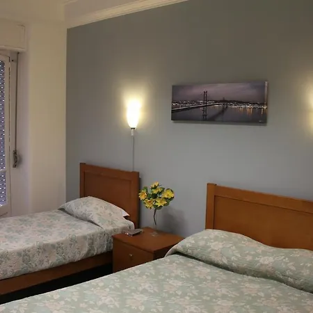 בית הארחה Residencial Duque De Saldanha 3*